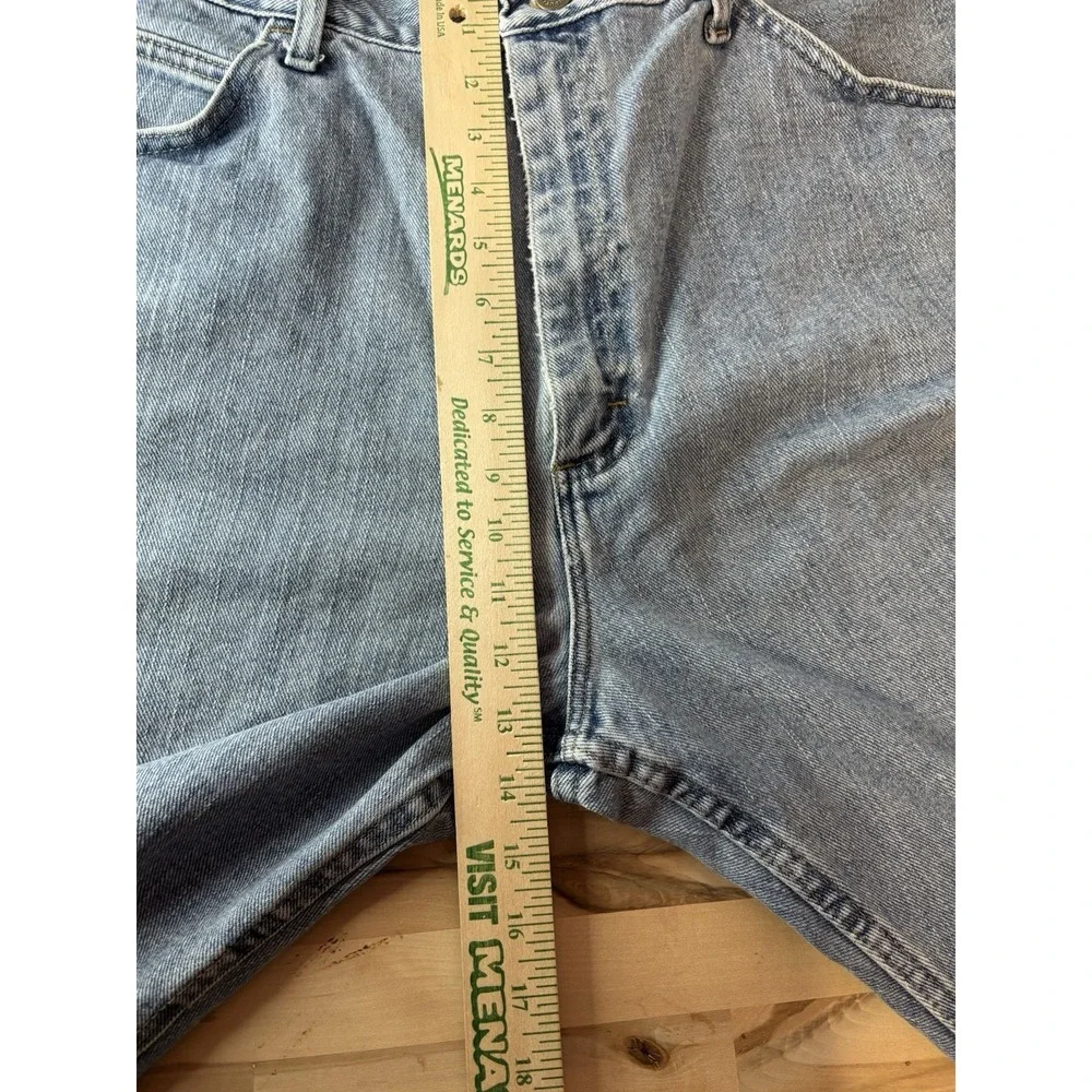 Men's Wrangler 38 Relaxed Fit Denim Bermuda Shorts Blue Medium Wash